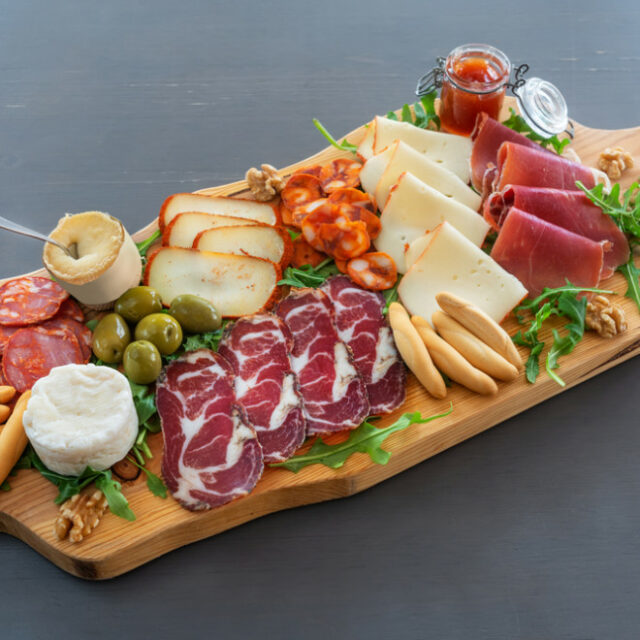 Planche Mixte Charcuterie Fromages 2500 € À Lendroit 